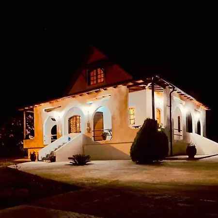 Villa Cheerful Artist In The Genuine Part Of Evia Greece *