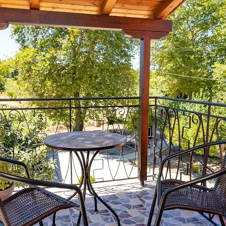 Villa Cheerful Artist In The Genuine Part Of Evia Greece *